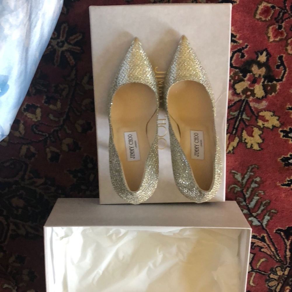Shoes - Picture 5 of 6